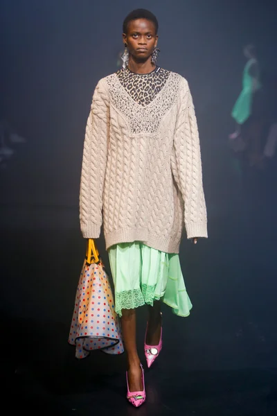 Look 57